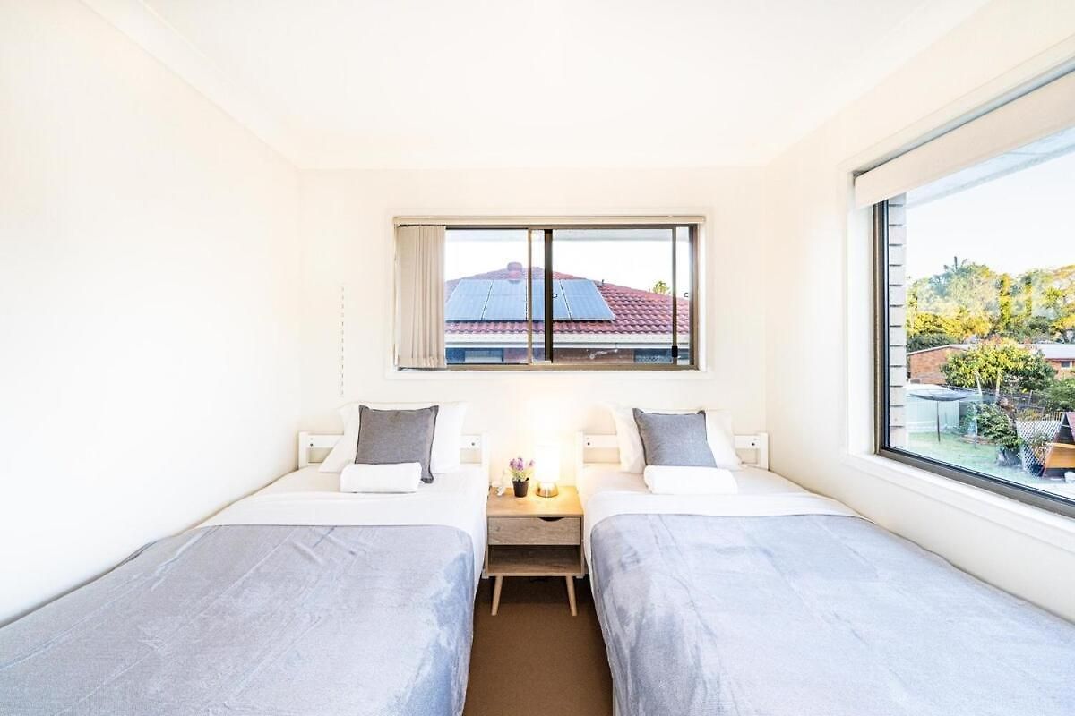 Palatial 4br 2ba Sunnybank Family Retreat Brisbane