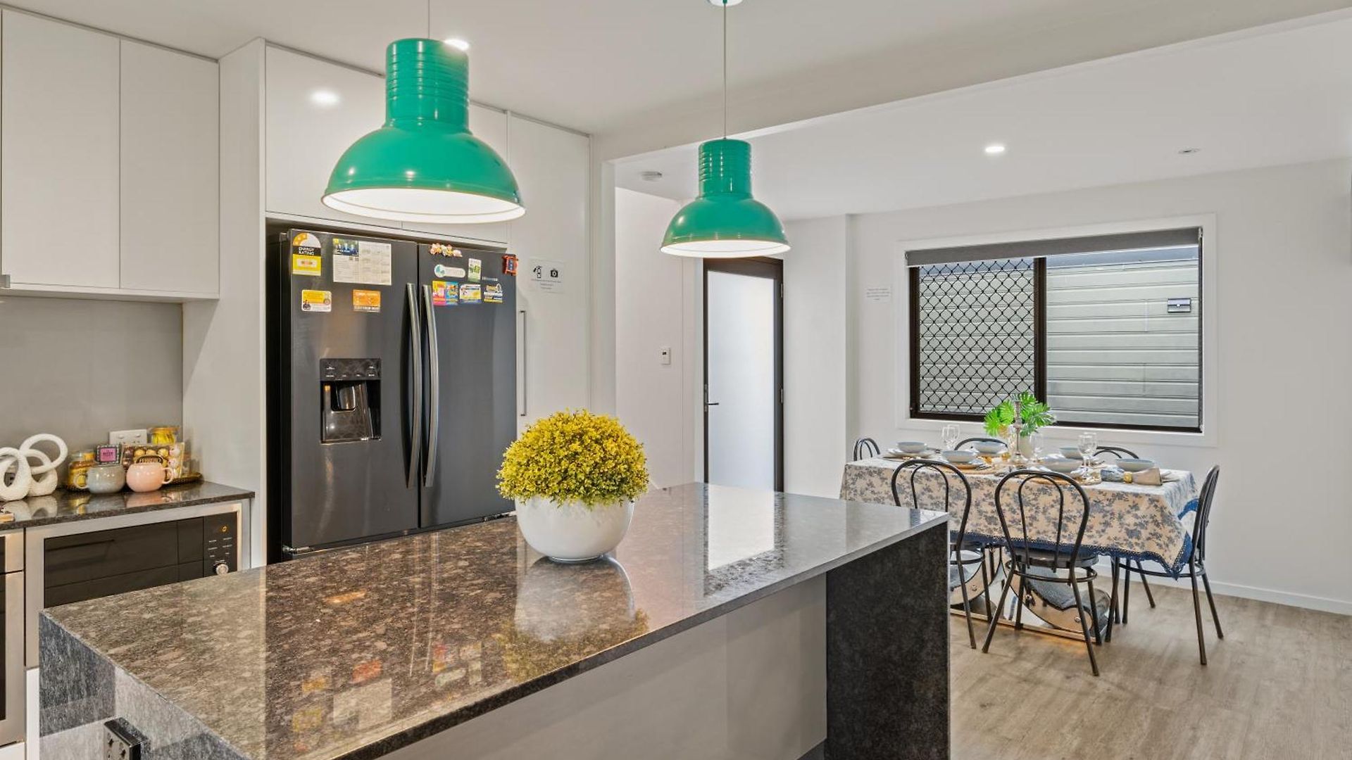 Spacious 4br Near Sunnybank With Modern Amenities Apartment *
