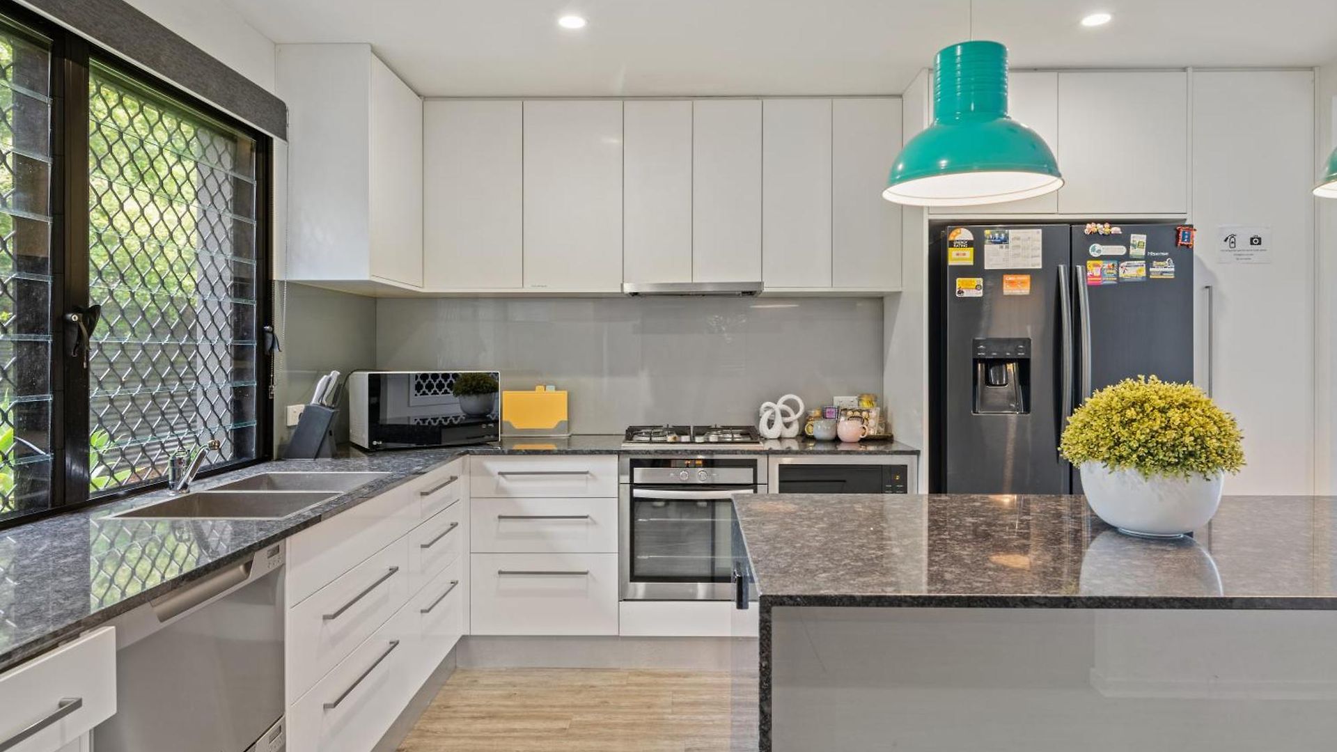 Spacious 4br Near Sunnybank With Modern Amenities Apartment Brisbane