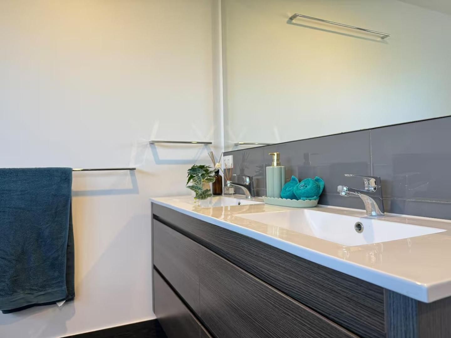 Spacious 4br Near Sunnybank With Modern Amenities Apartment