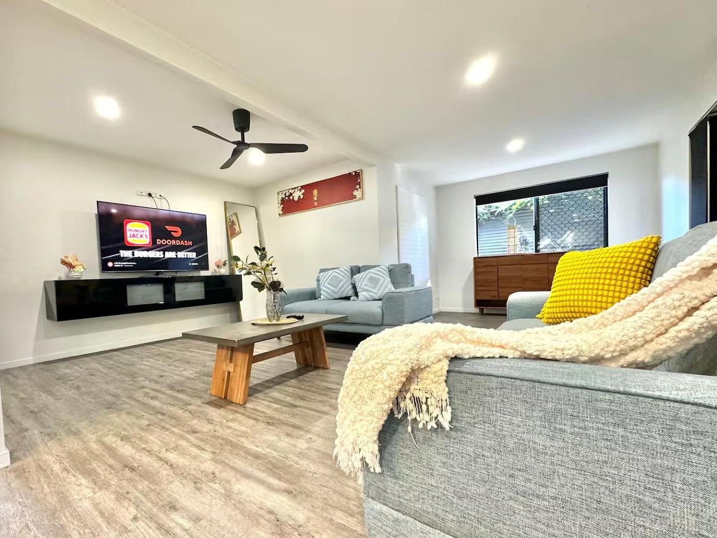 Spacious 4br Near Sunnybank With Modern Amenities Apartment *