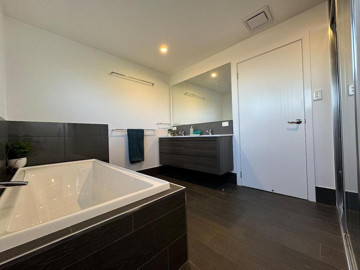 Spacious 4br Near Sunnybank With Modern Amenities