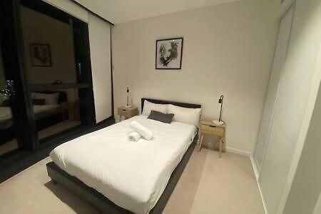 Escape To Elegance Stylish 2br In Skytower C10