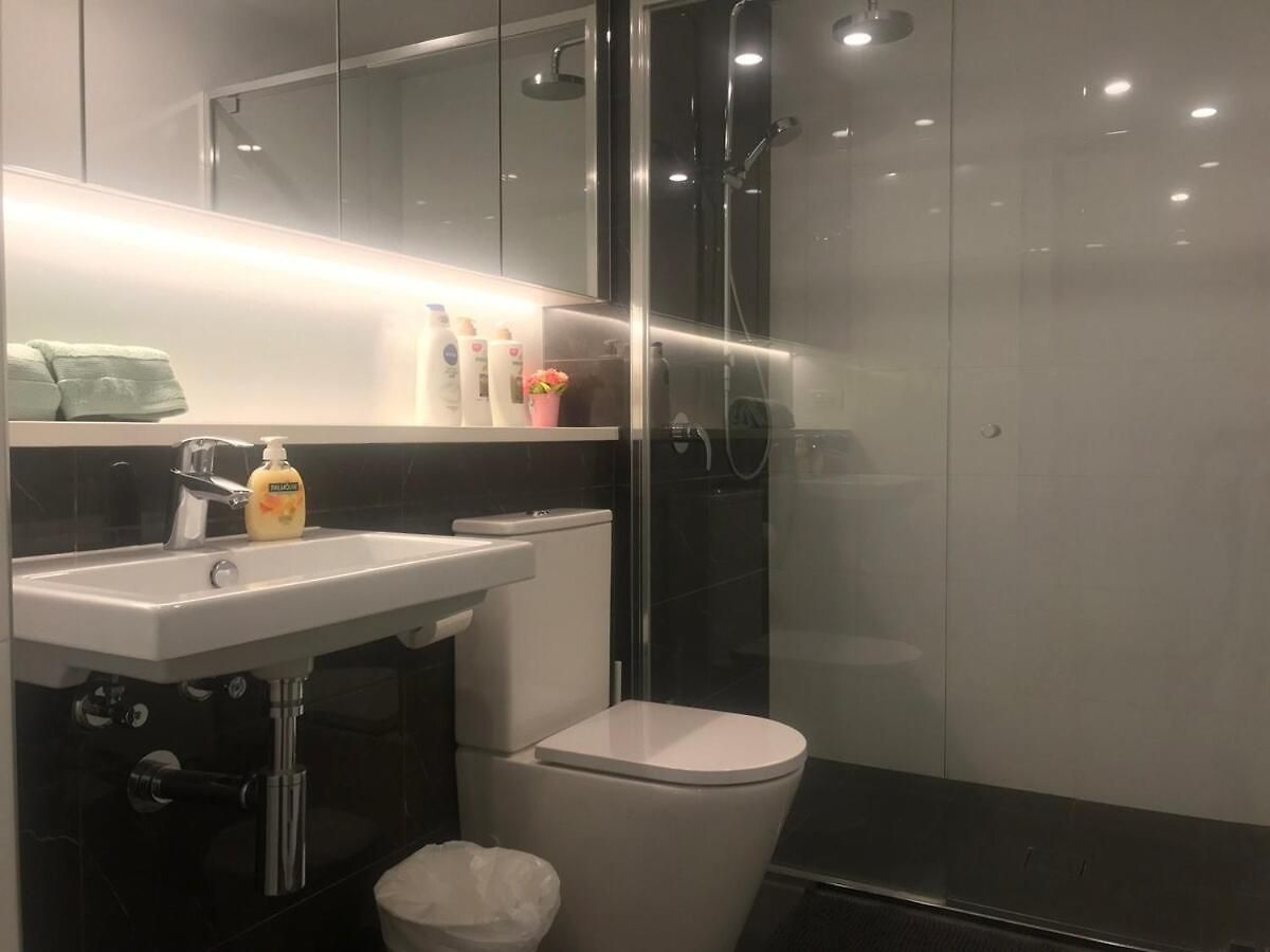 Cozy 1b Skytower Escape-pool And Gym C3