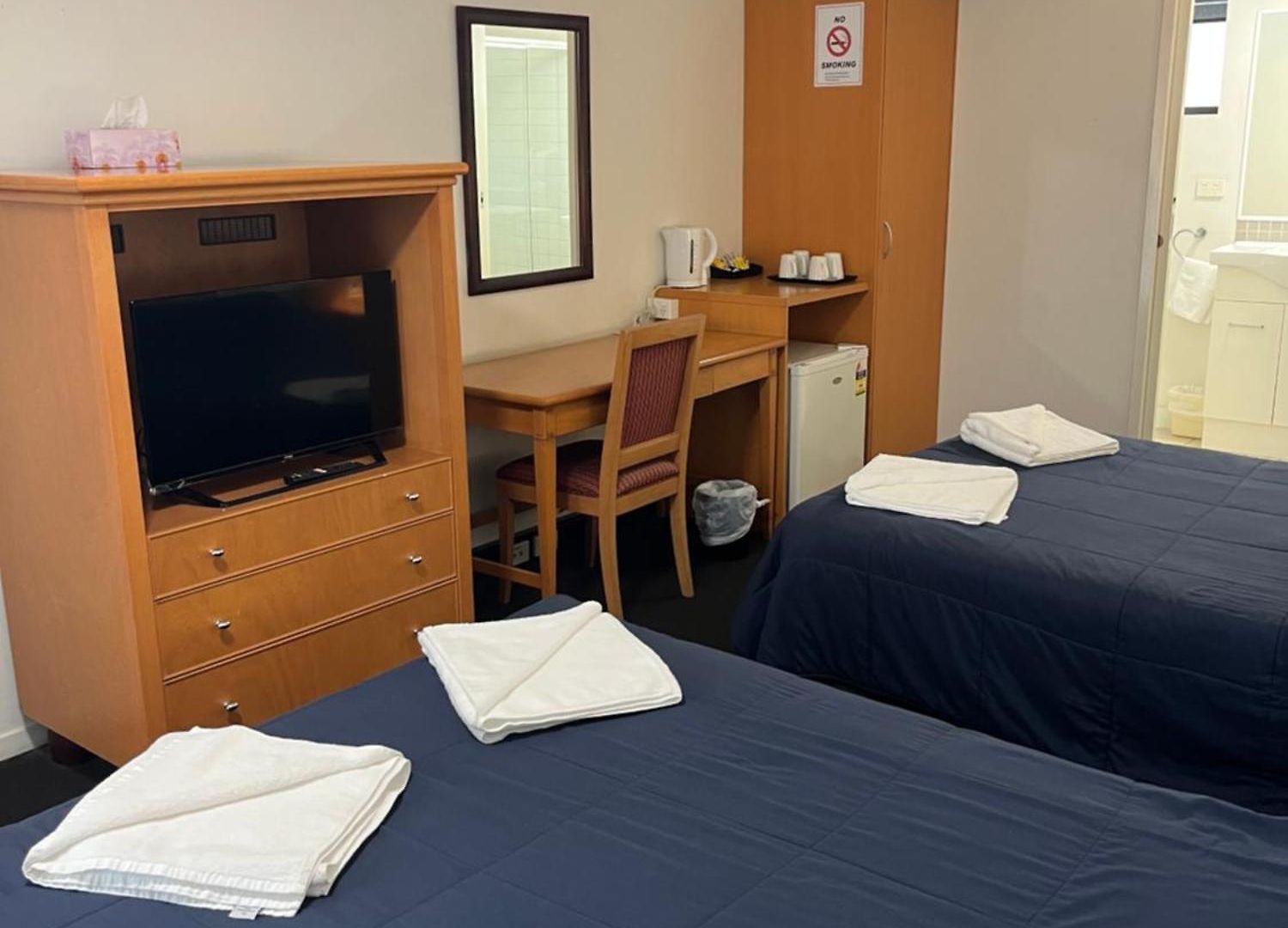Queensport Hotel Motel