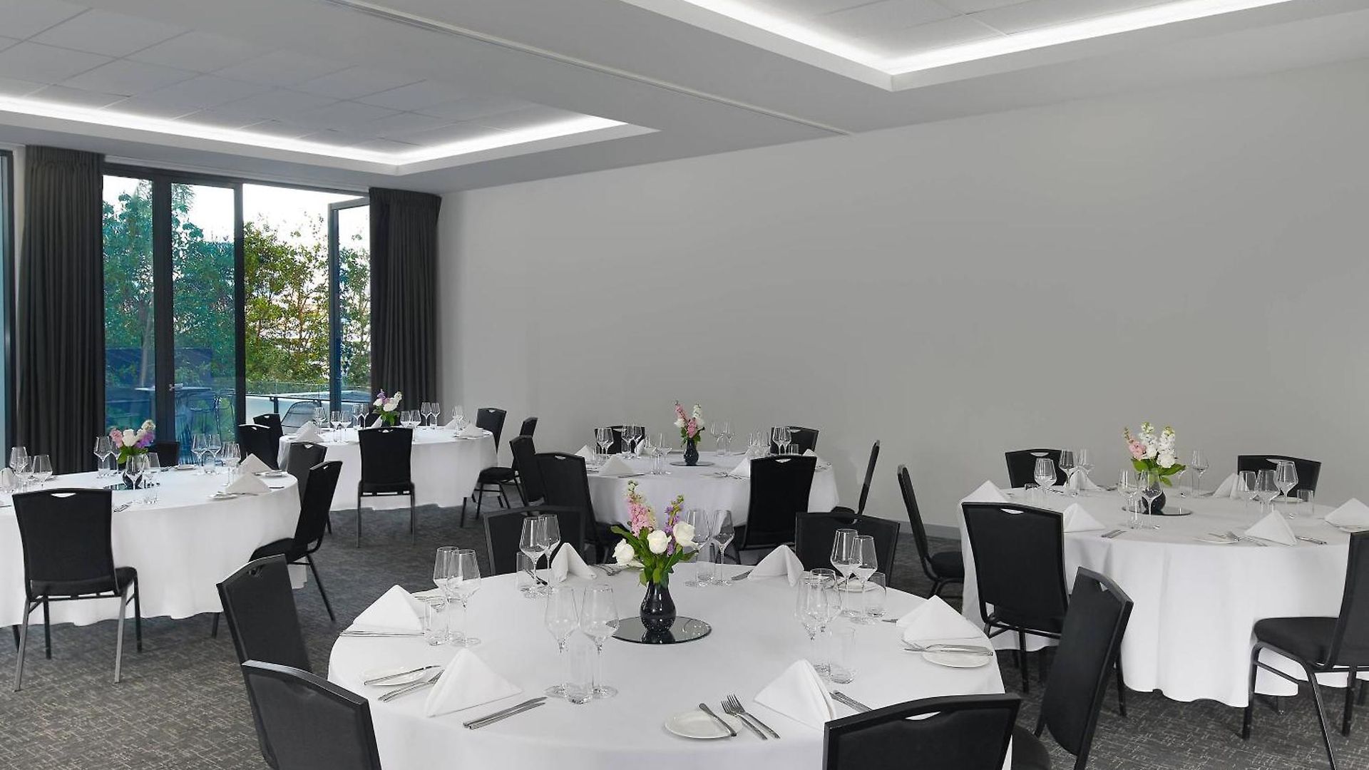Courtyard By Marriott South Bank 4*