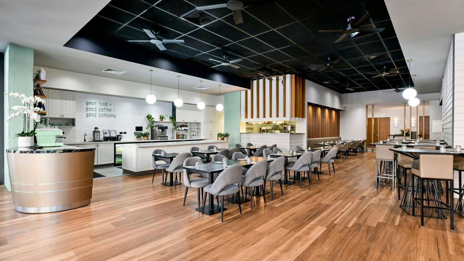 Courtyard By Marriott South Bank Hotel 4*