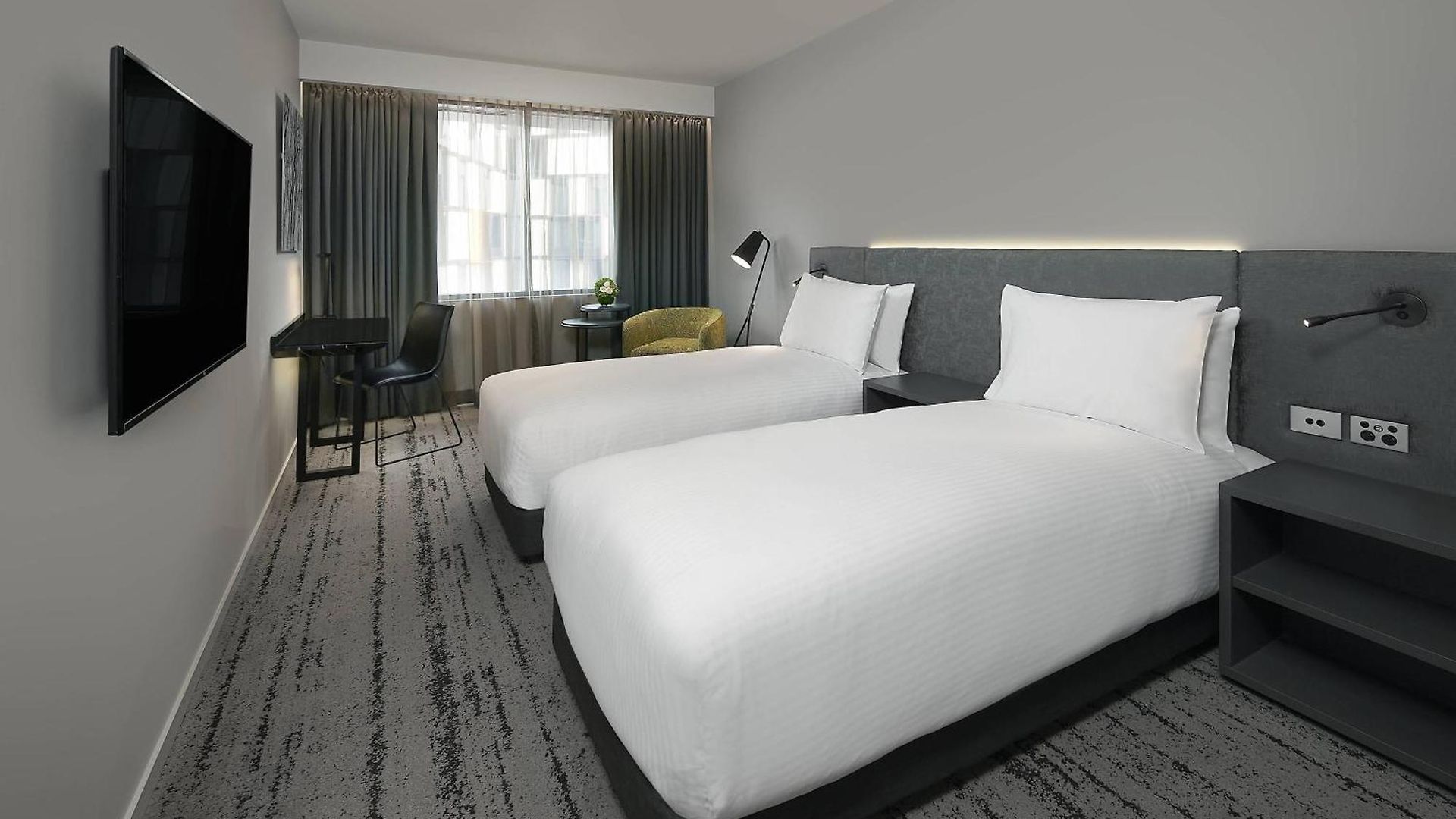 Courtyard By Marriott South Bank Hotel