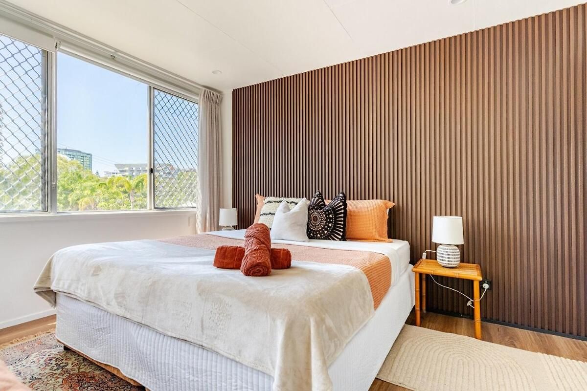 Apartment Mid Century Pad 1bed 1bath 1car 10 Mins To Cbd