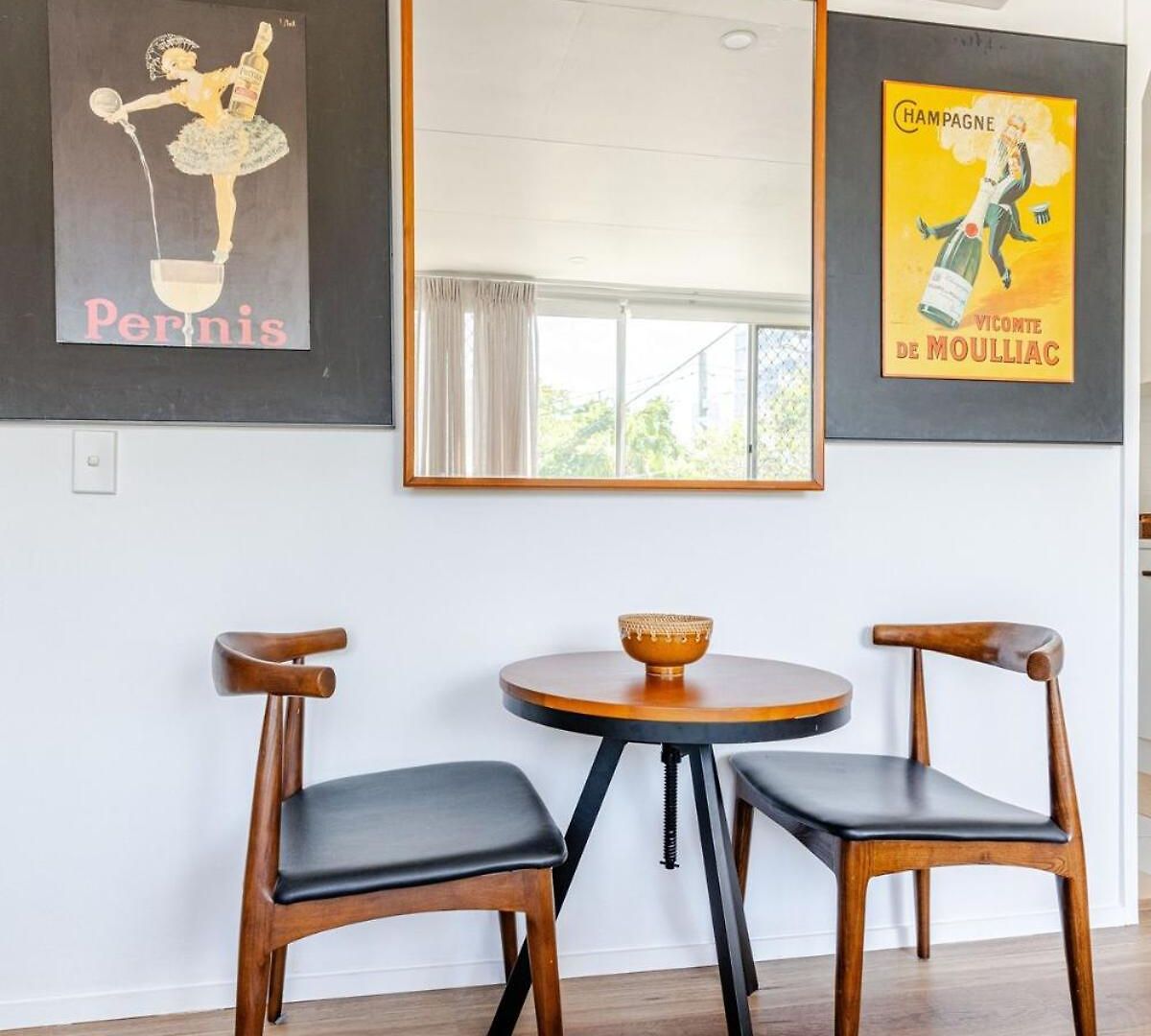 Mid Century Pad 1bed 1bath 1car 10 Mins To Cbd * Brisbane