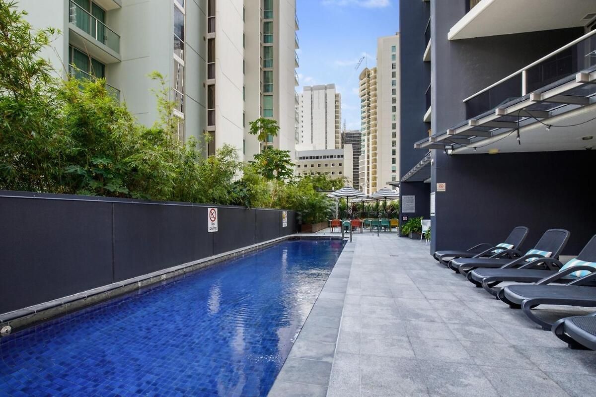Lux 2bed Apt, Parking, Pool *