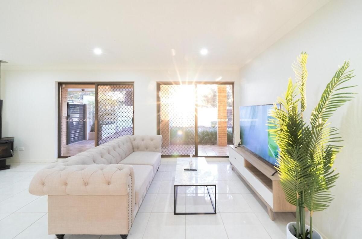 Holiday home Space Abundant 4bed 2bath Sunnybank Retreat