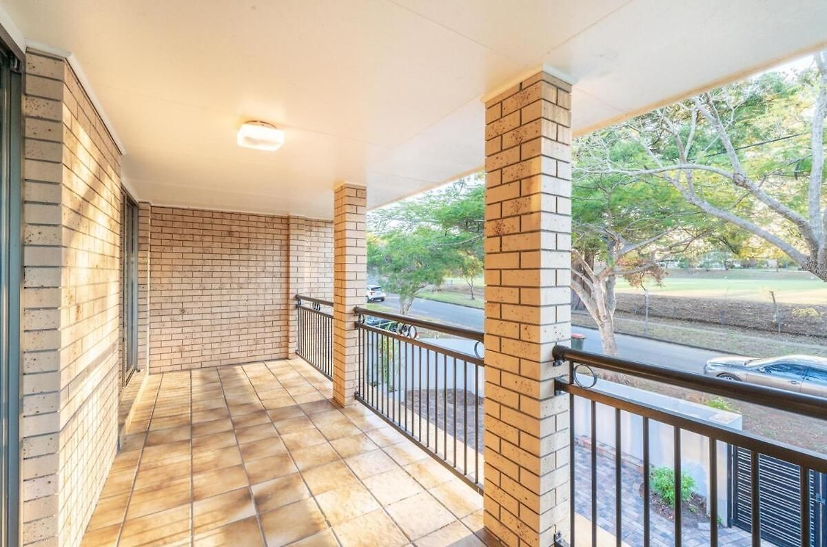 Space Abundant 4bed 2bath Sunnybank Retreat Holiday home