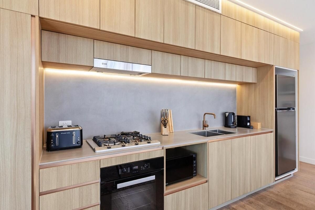 Lux Style Spacious 2 Bed 2 Bath Apt, Pool , Parking Apartment Brisbane