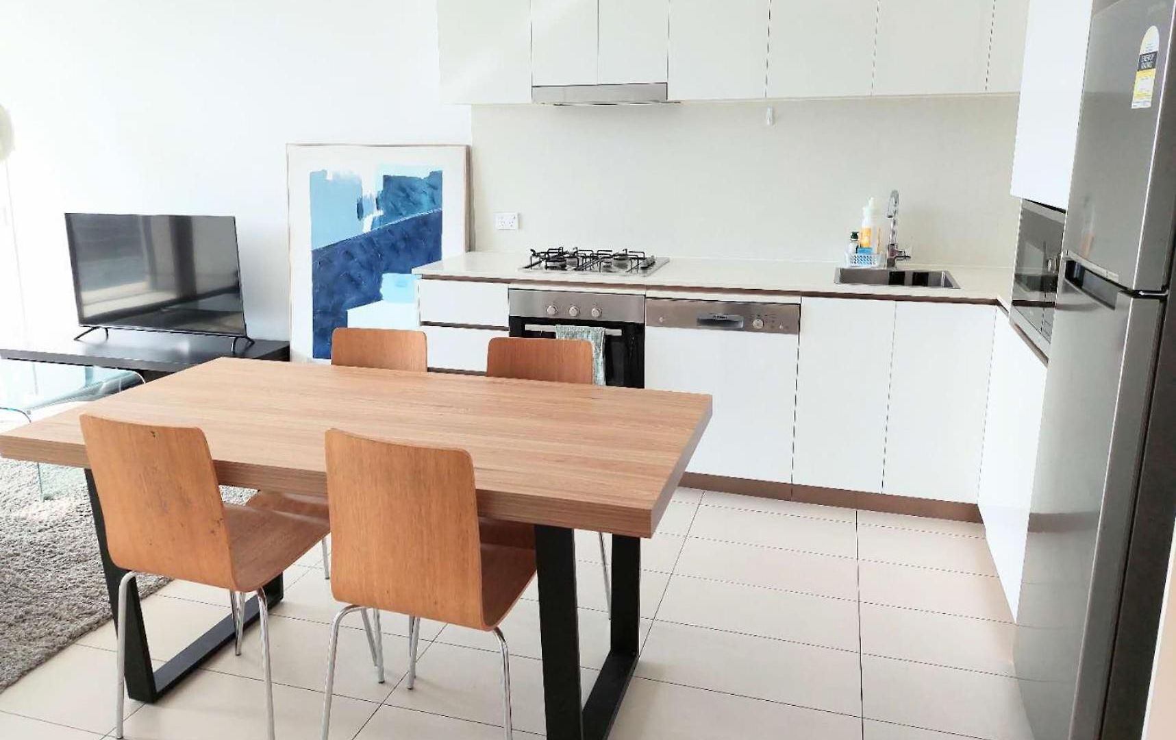 Apartment Modern 5-guest Pool Retreat For Family & Business *