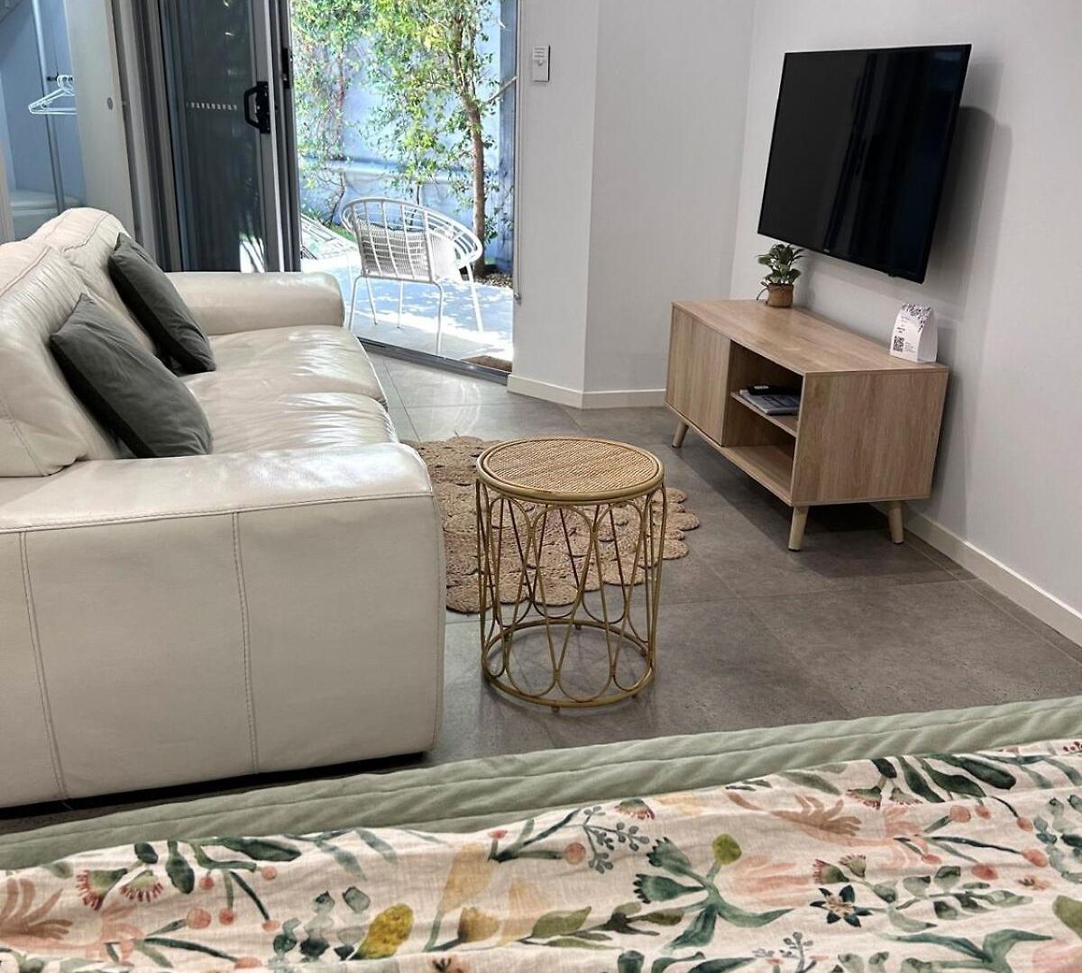 Apartment Location, Location, Location - Modern *