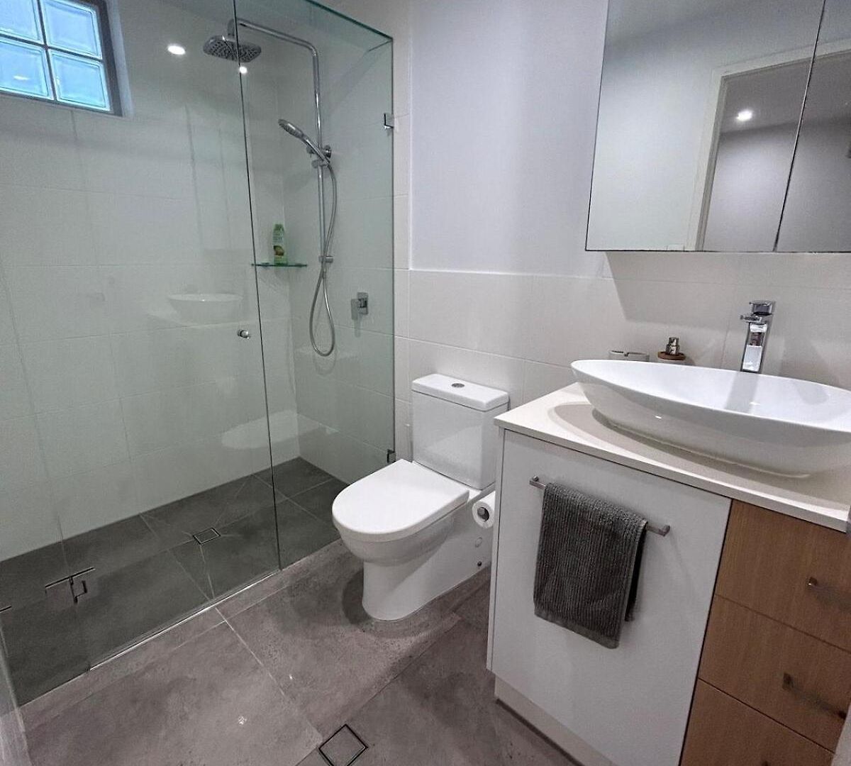 Location, Location, Location - Modern Apartment Brisbane