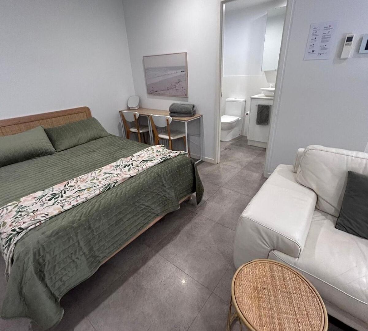 Apartment Location, Location, Location - Modern Brisbane