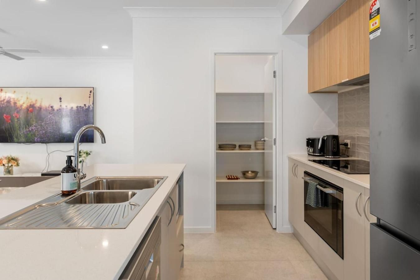 Brand New Modern 5br House Ducted Ac Near Mall Brisbane