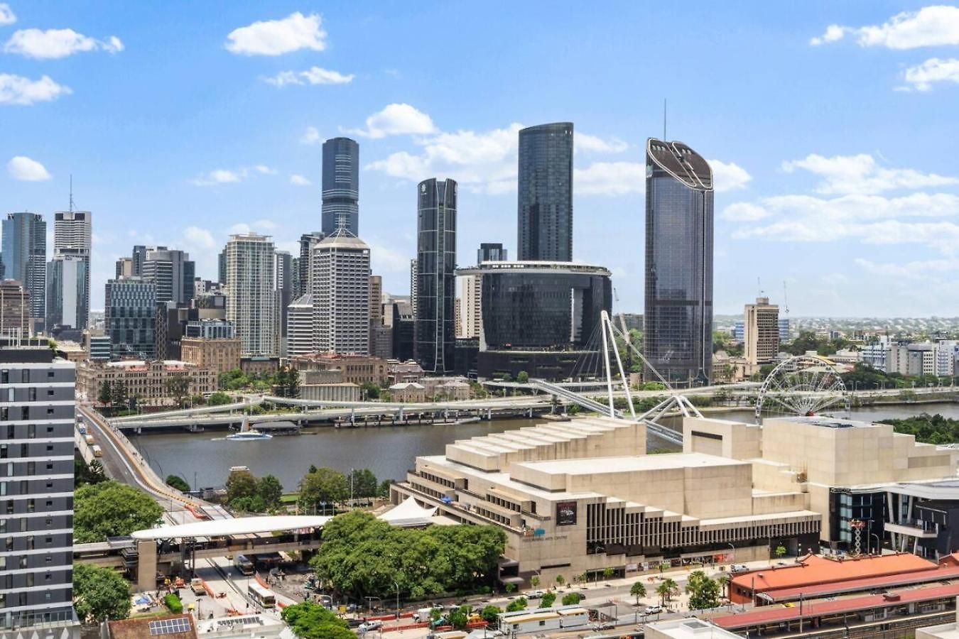 Unbeatable River And Cbd Views Pool 2car And Prime Spot Apartment Brisbane