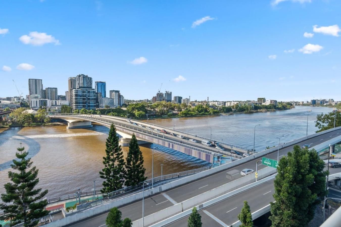 Cbd Modern 3bed Panoramic River View, 2cars And Pool Brisbane