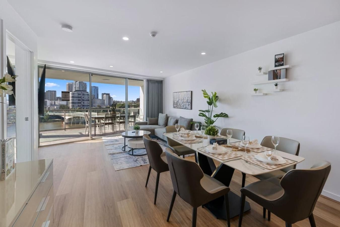 Apartment Cbd Modern 3bed Panoramic River View, 2cars And Pool Brisbane