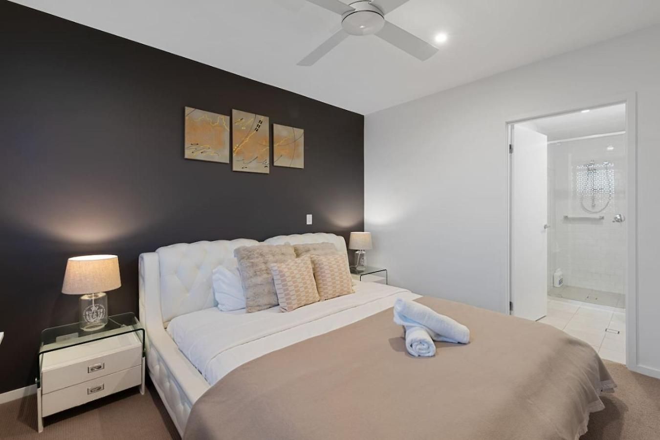 Apartment Rooftop Pool And View Stylish 2bed With Ducted Ac