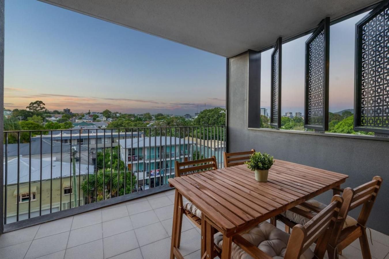 Apartment Rooftop Pool And View Stylish 2bed With Ducted Ac Brisbane