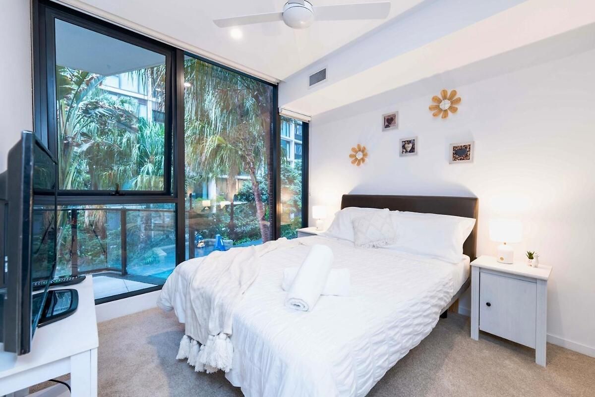 Pool View Urban Oasis 2bed Brisbane