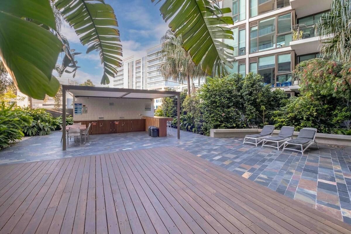 Pool View Urban Oasis 2bed * Brisbane