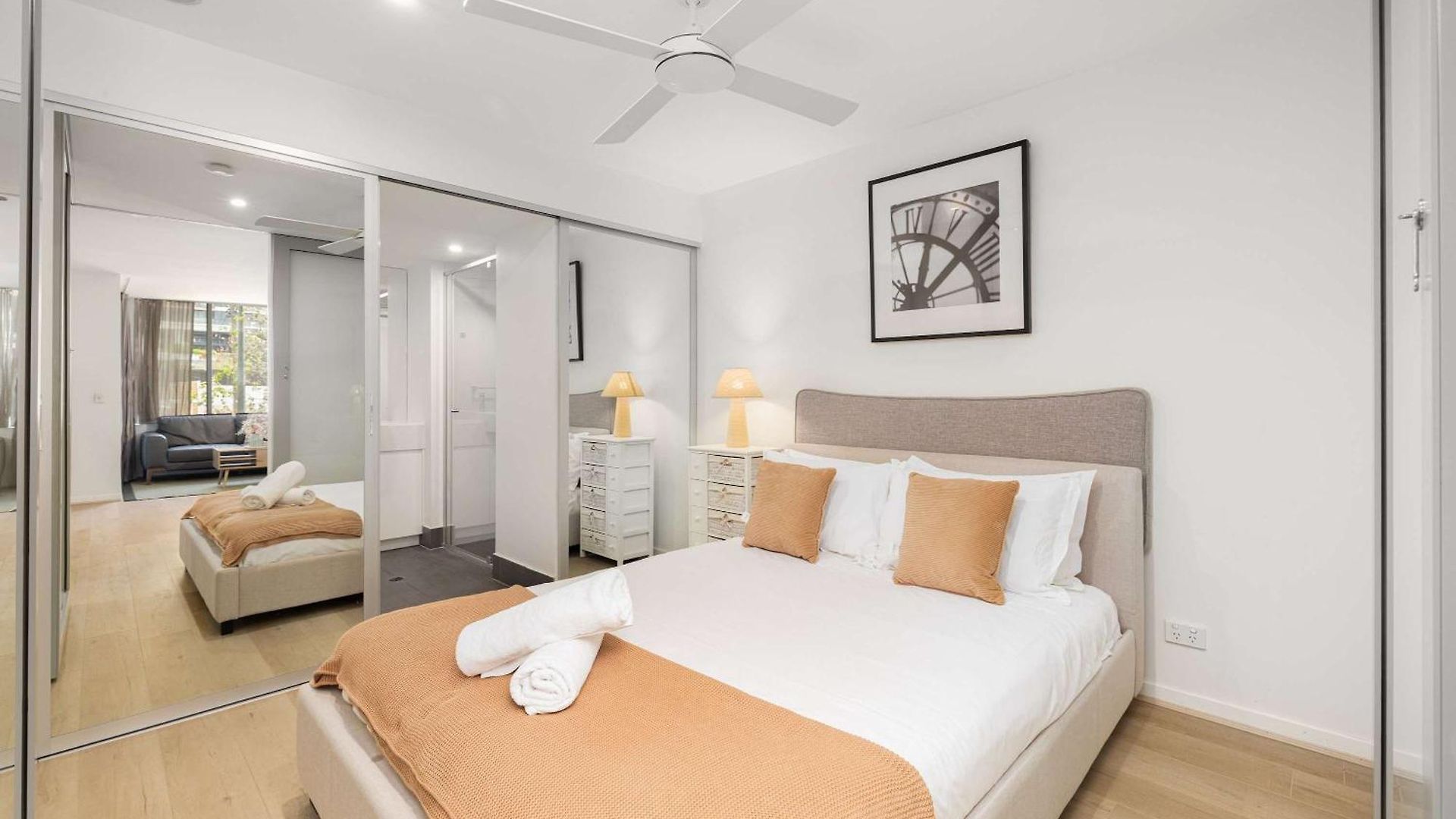 Chic Escape 2br Near Convention Centre *