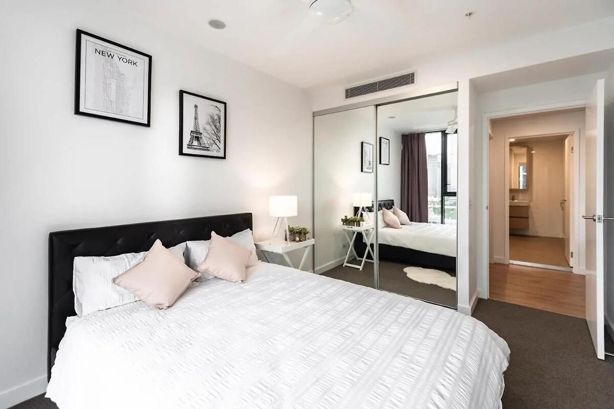2br, 1ba With Balcony,pool,gym,sauna & Parking M24 Brisbane