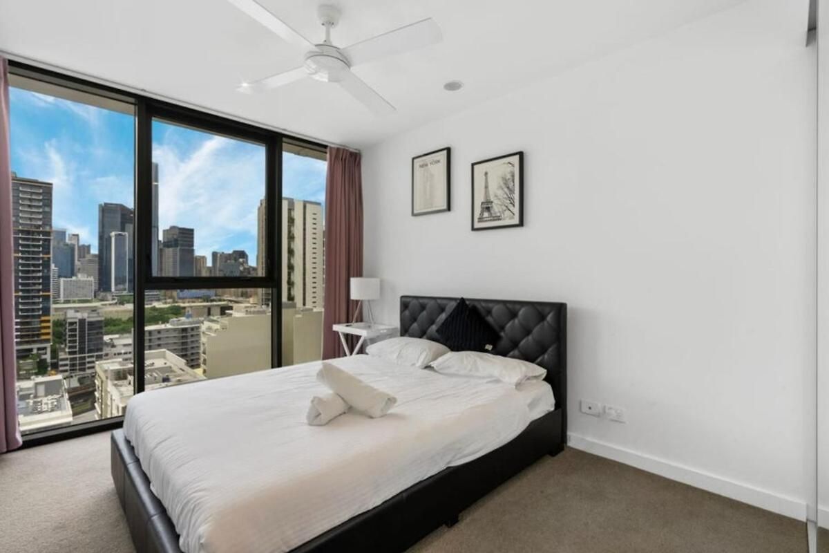 2br, 1ba With Balcony,pool,gym,sauna & Parking M24 Brisbane