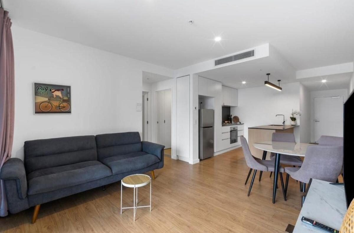 2br, 1ba With Balcony,pool,gym,sauna & Parking M24 * Brisbane