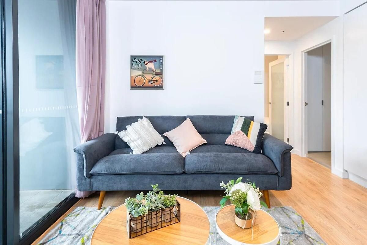 2br, 1ba With Balcony,pool,gym,sauna & Parking M24 Apartment Brisbane