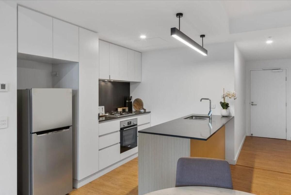 Apartment 2br, 1ba With Balcony,pool,gym,sauna & Parking M24