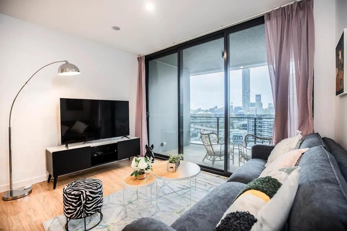 2br, 1ba With Balcony,pool,gym,sauna & Parking M24 Brisbane