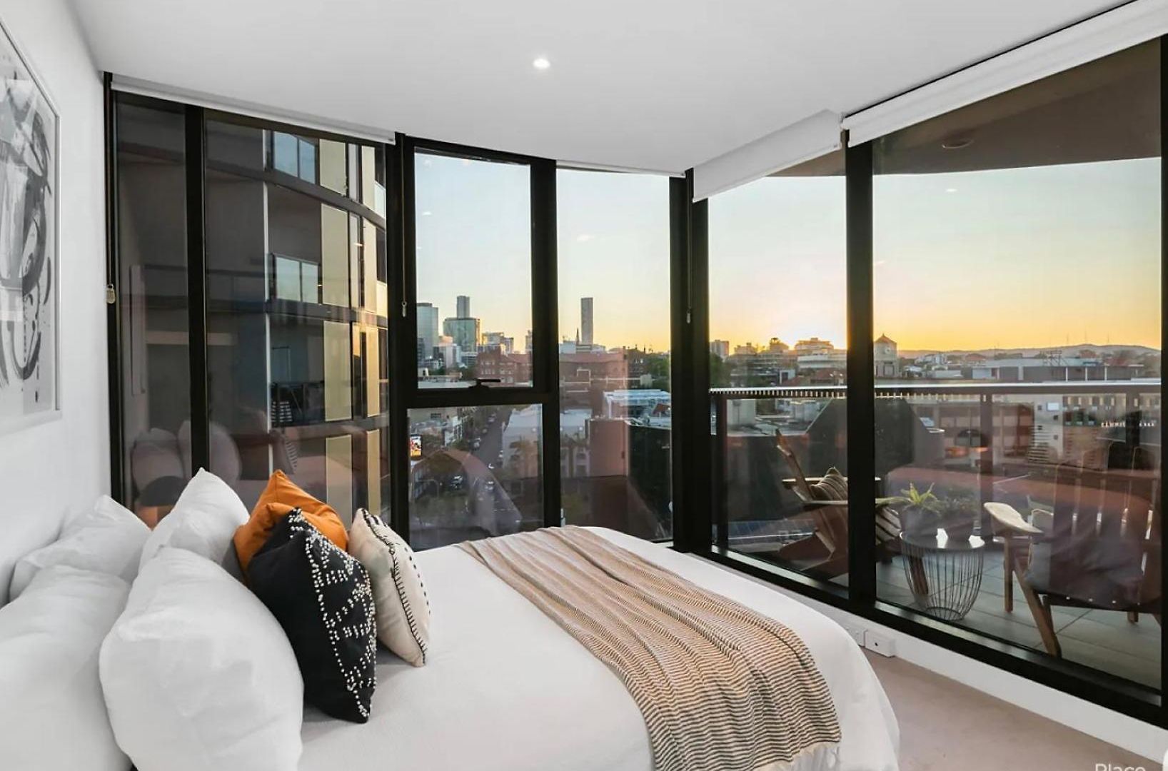 Breathtaking Sunset View Apartment, Location In The Brisbane
