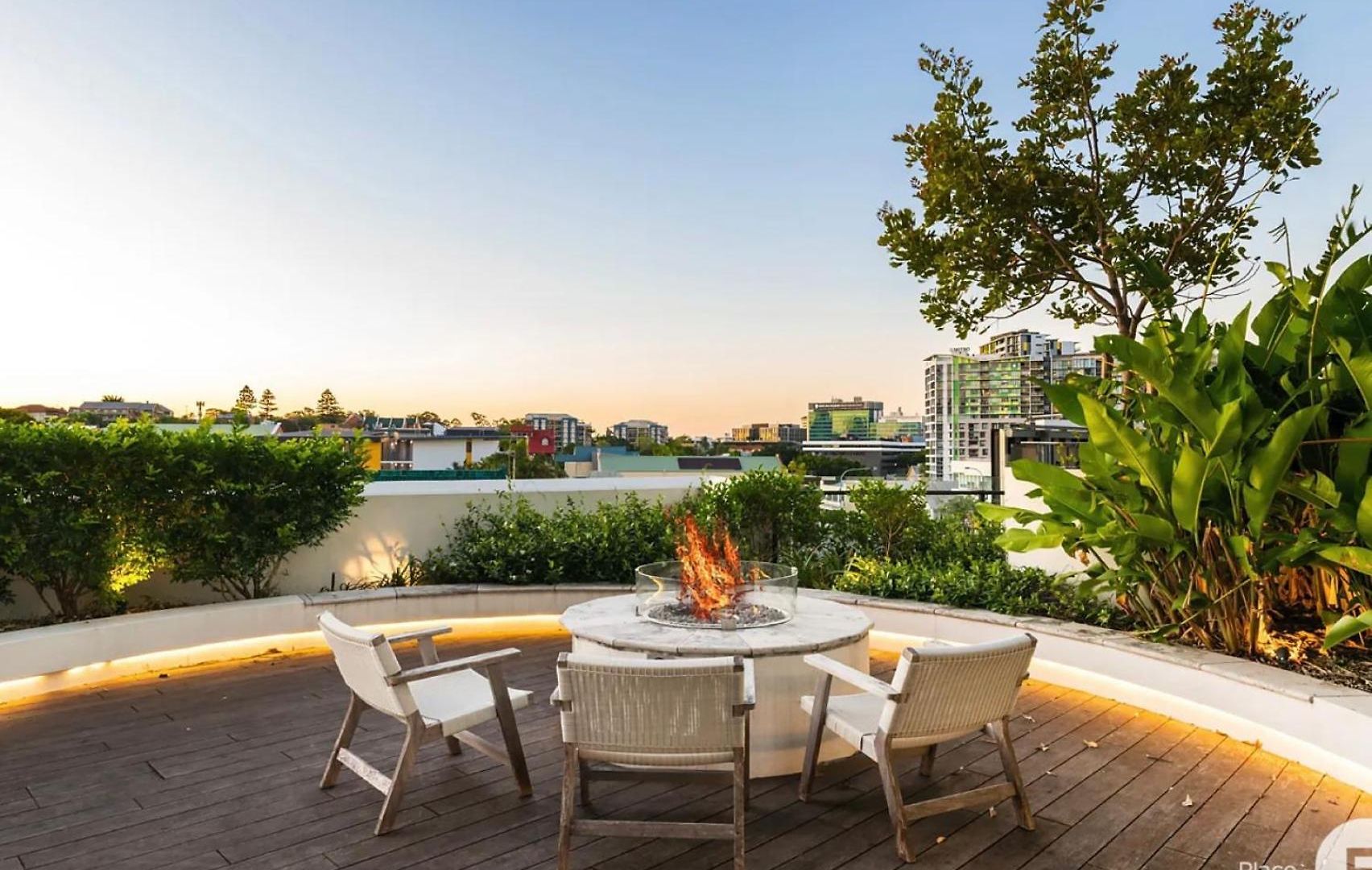 Apartment Breathtaking Sunset View Apartment, Location In The *