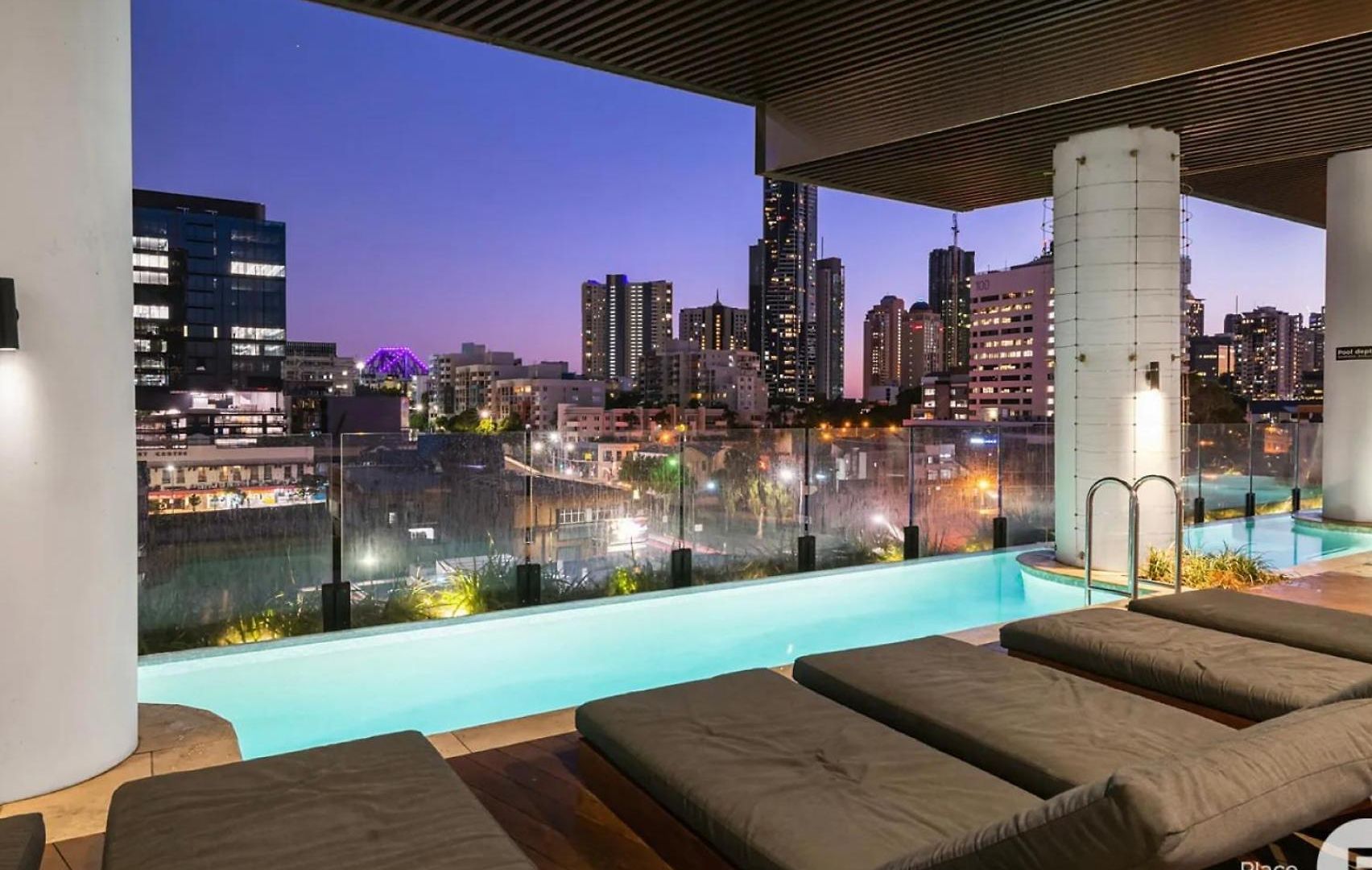 Breathtaking Sunset View Apartment, Location In The Brisbane