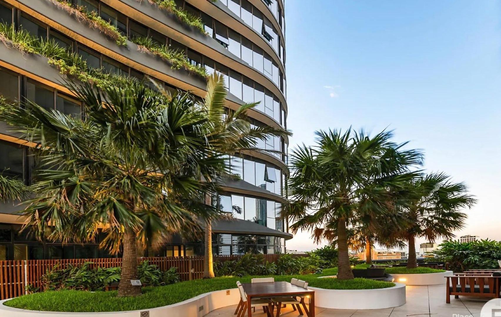 Breathtaking Sunset View Apartment, Location In The