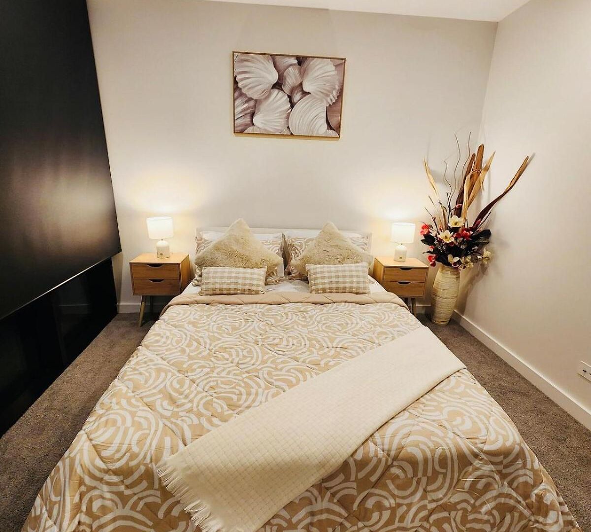 River & View Near Airport With Infinity Pool, Spa, Sauna, Steam Apartment *