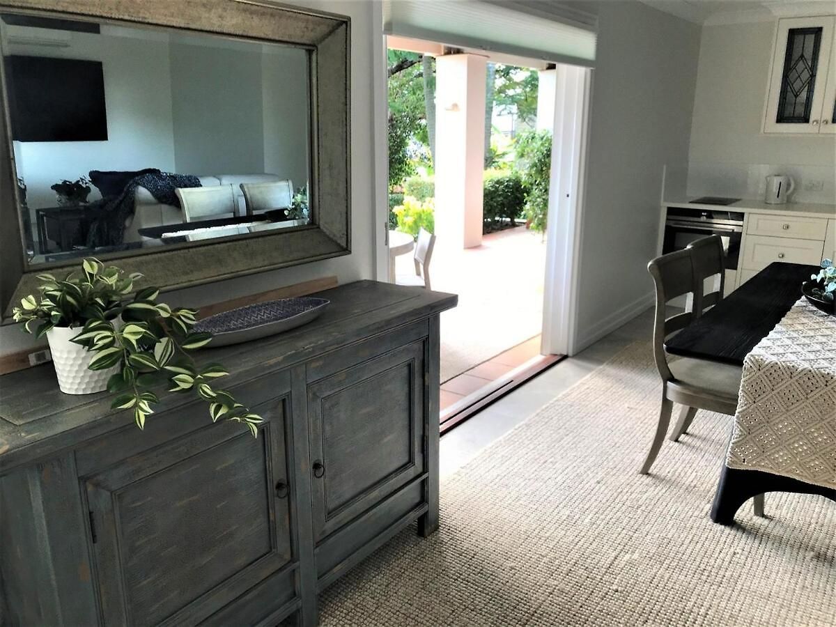 Stunning Private Unit With Pool Hosted By Homestayz Brisbane