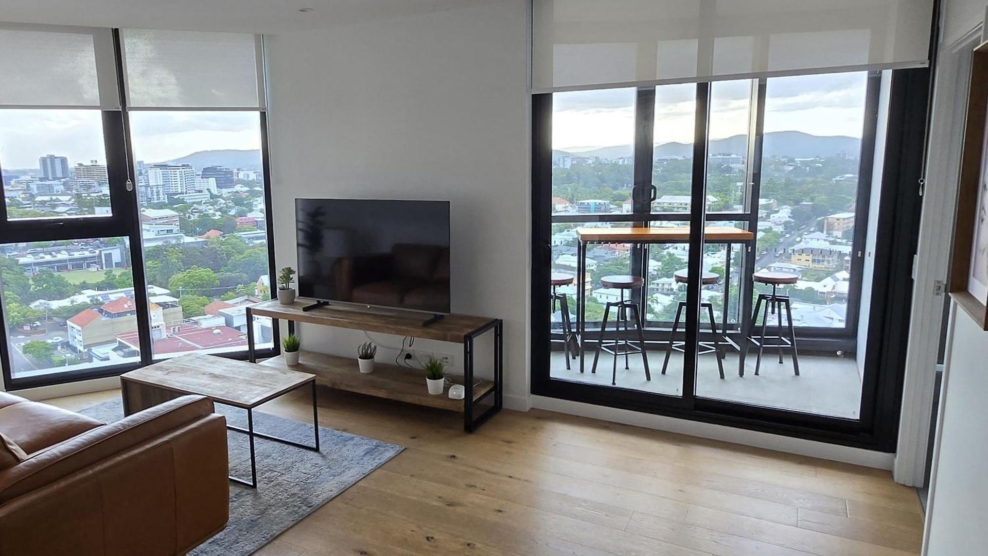 Luxury Peppers Infinity Pool Stylish With 2bd & 1c Park Holiday home Brisbane