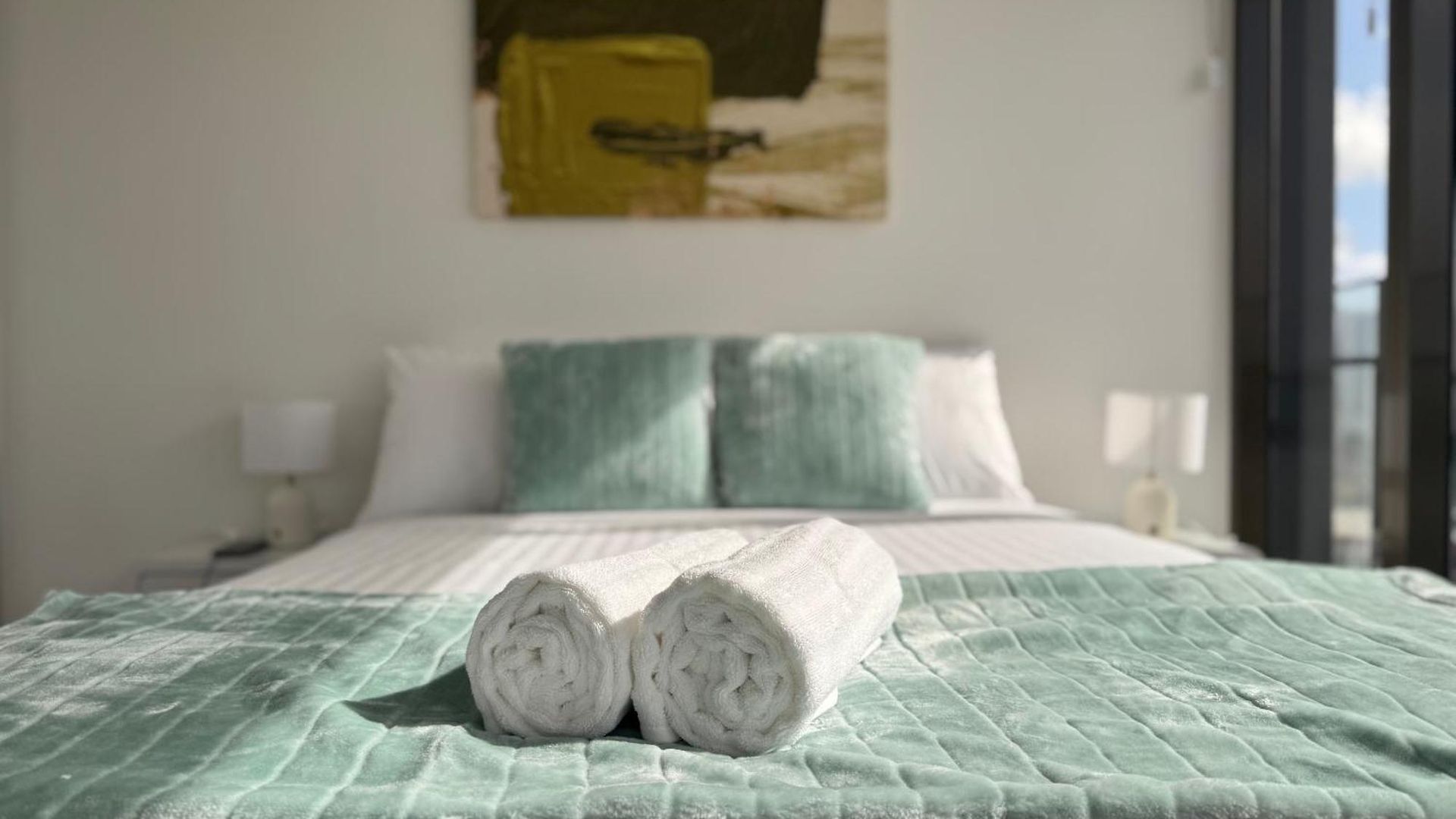 Luxury With View - Free Parking,pool,wifi Apartment