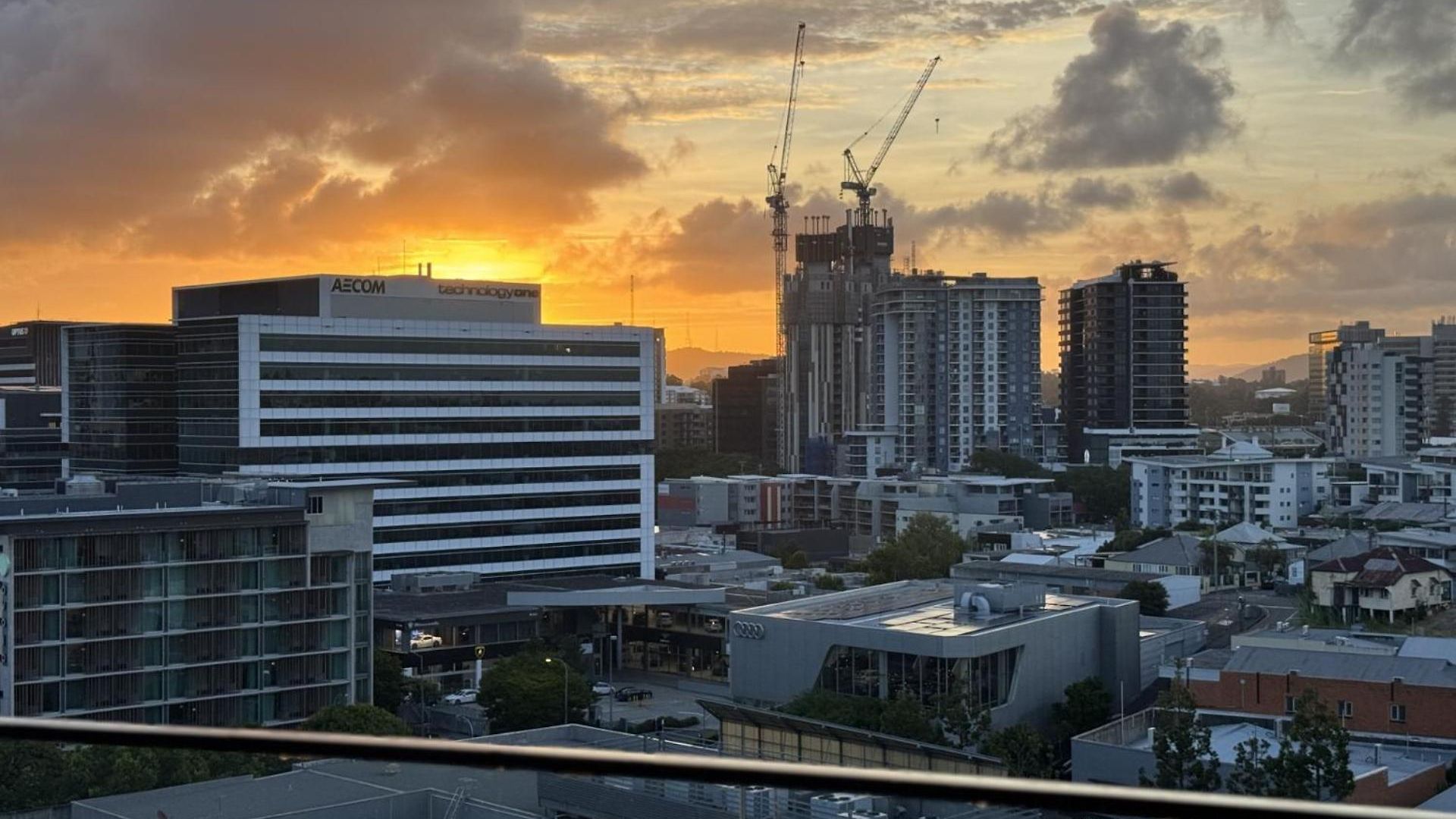Apartment Luxury With View - Free Parking,pool,wifi *