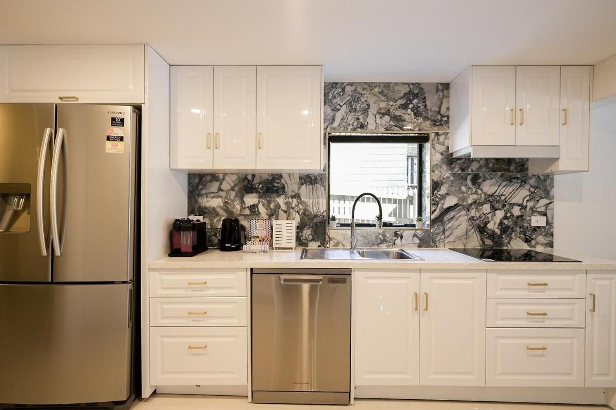 20a Ashgrove - Movie