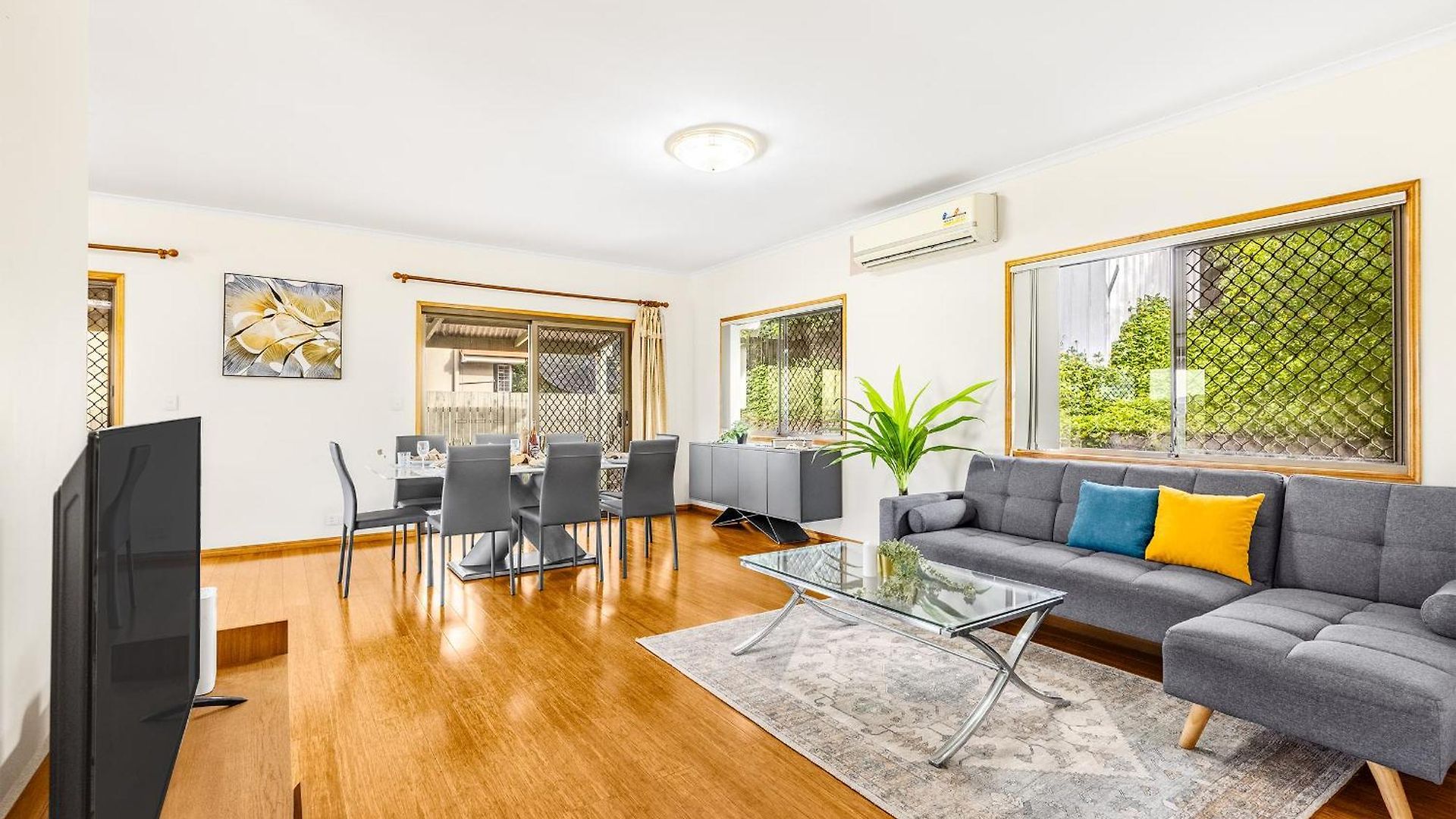 Spacious Land Area 5bedroom At Sunnybank New Ac