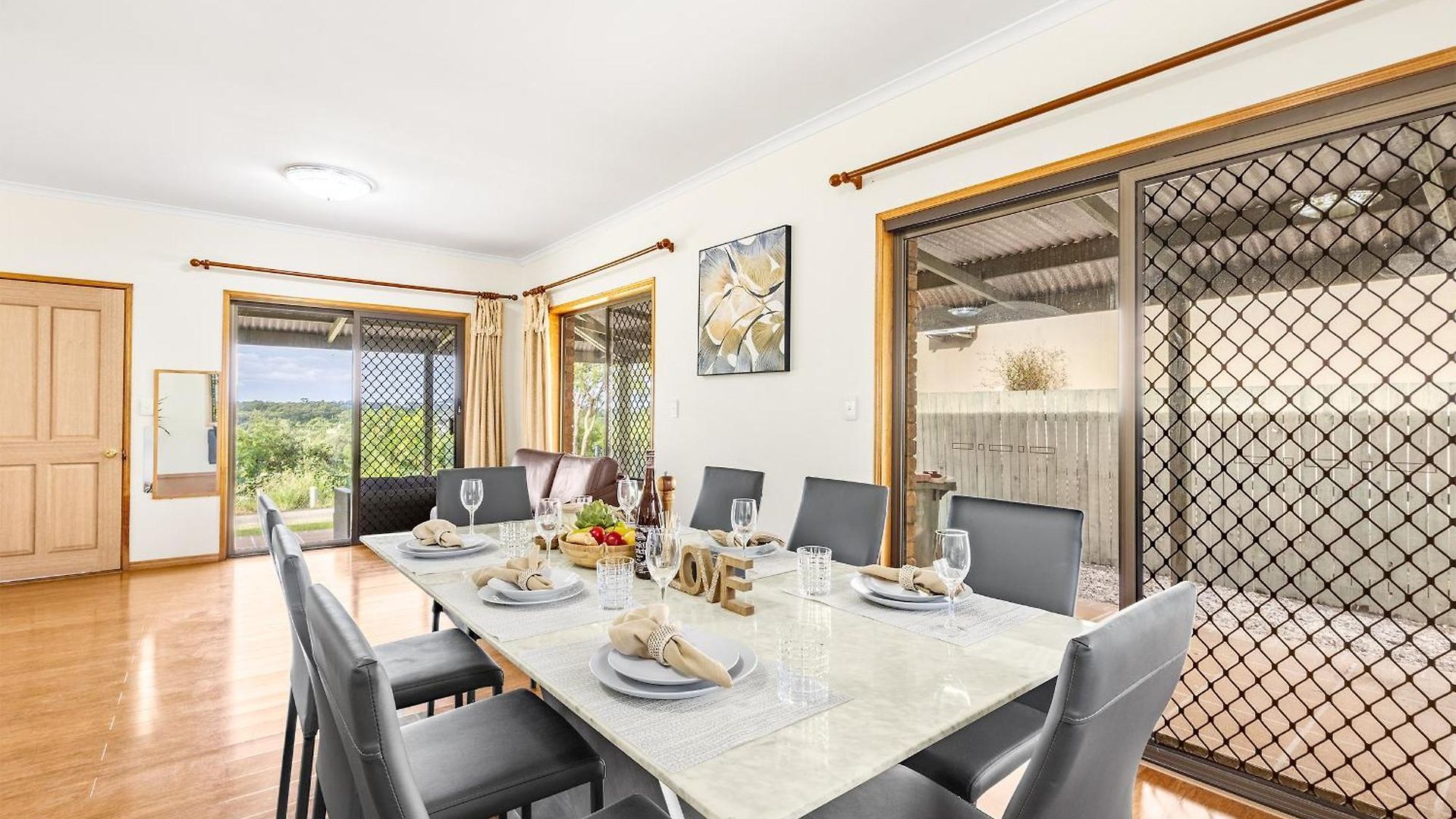Spacious Land Area 5bedroom At Sunnybank New Ac Holiday home