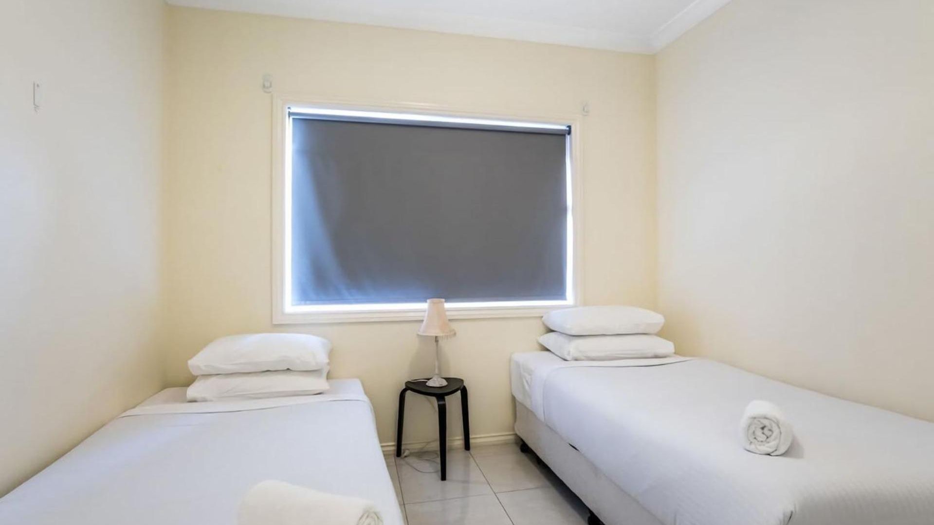 Modern Floor 2br With Private Deck * Brisbane